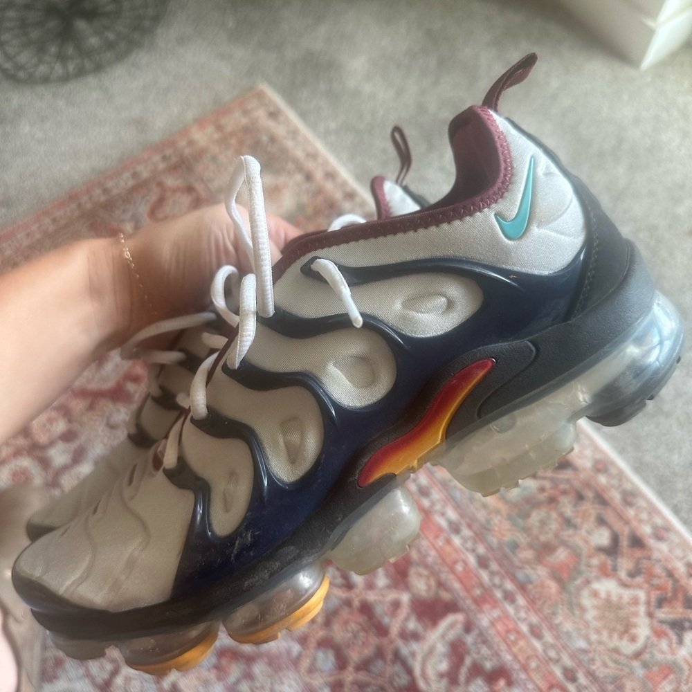 Nike Air VaporMax Plus
Platinum Midnight Navy
